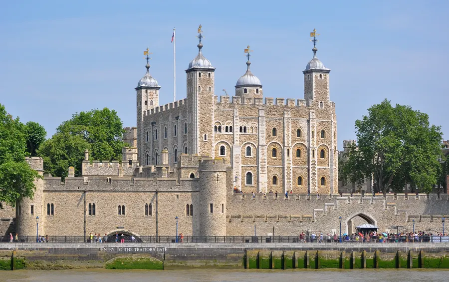 Tower of London and Thames River Trip with Pier Collection